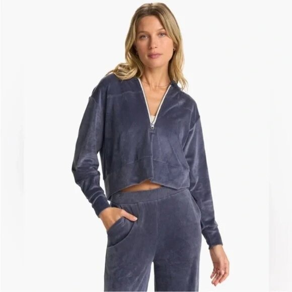 Vuori Haven Half Zip in Azure size Small NWT - Picture 4 of 4